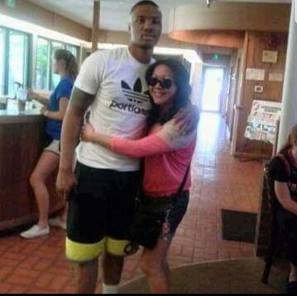 Meet your Posher! - Picture 3 of 6